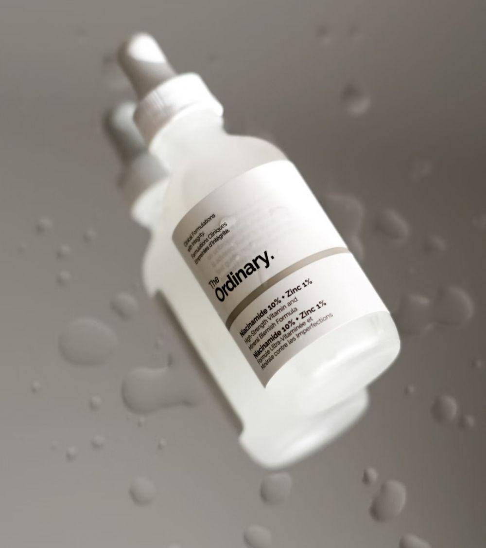 ilustrasi produk yang mengandung niacinamide (unsplash.com/Cristi Ursea)