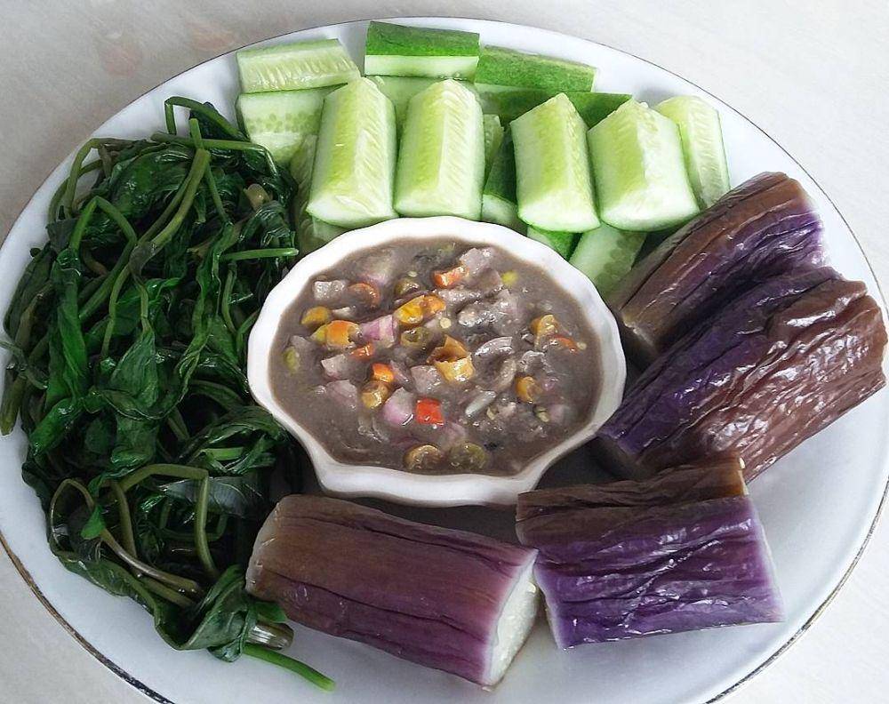 sambal rusip dan sayuran (instagram.com/ailiehoalie74)