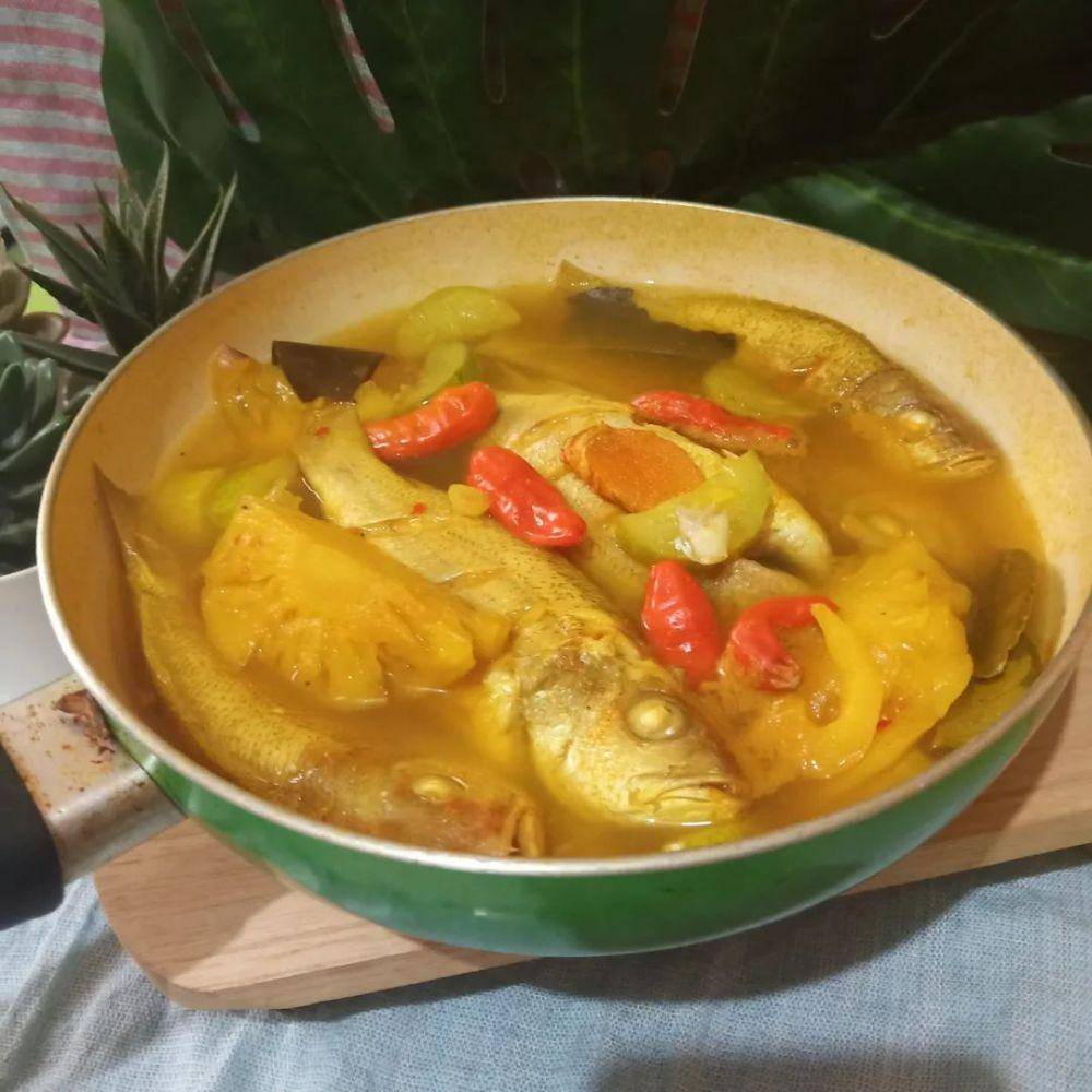 lempah kuning (instagram.com/sarwokotiti)