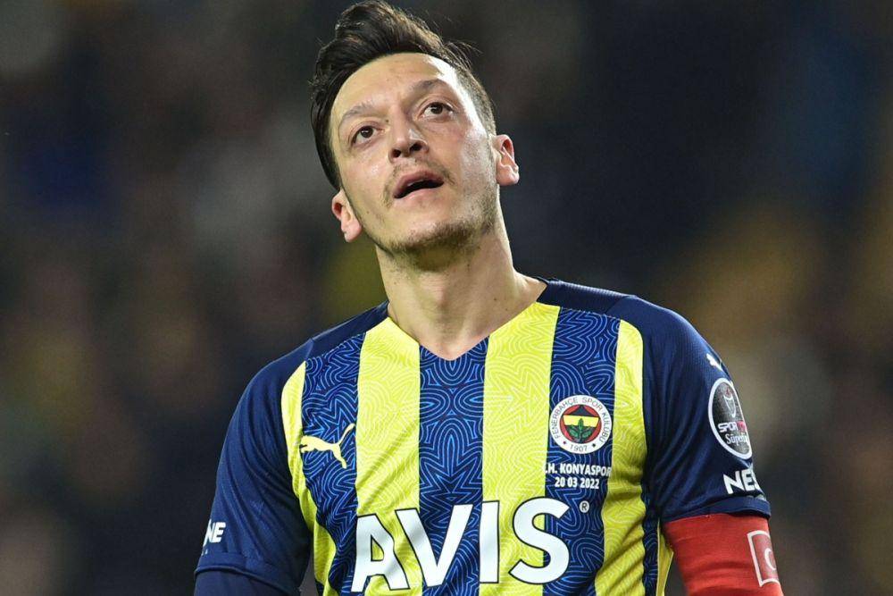 Mesut Ozil bersama Fenerbahce (golden444news.com)