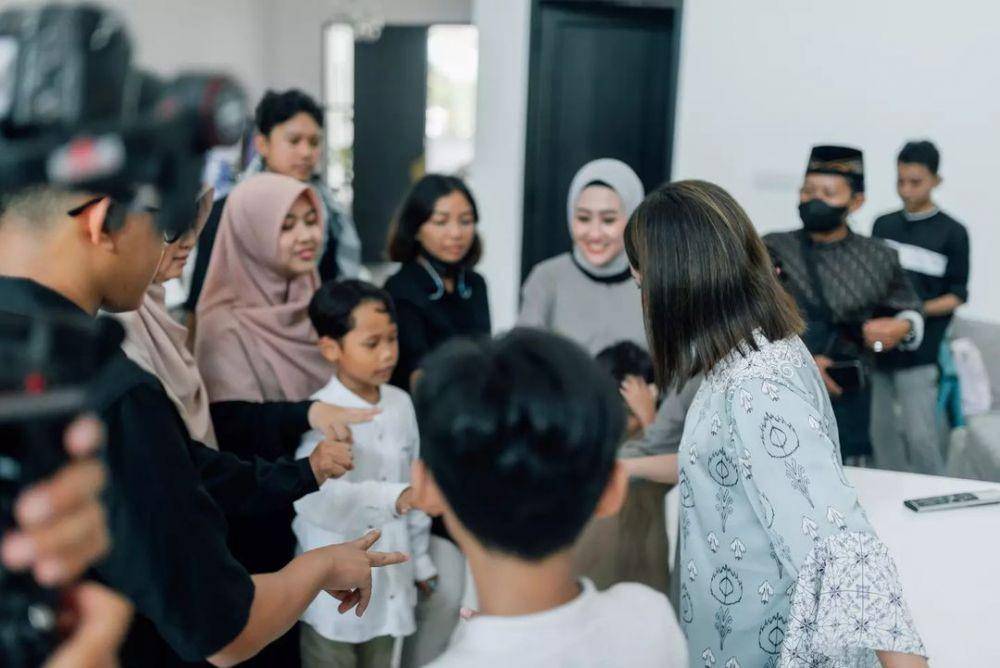 momen Rossa berbagi THR (instagram.com/itsrossa910)