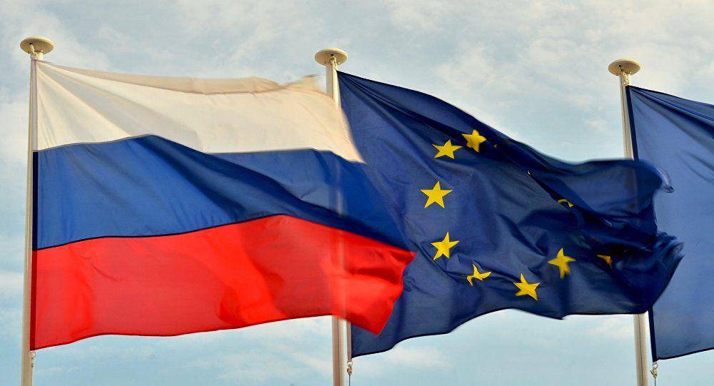 Bendera Rusia dan Bendera Uni Eropa (eyes-on-europe.eu)