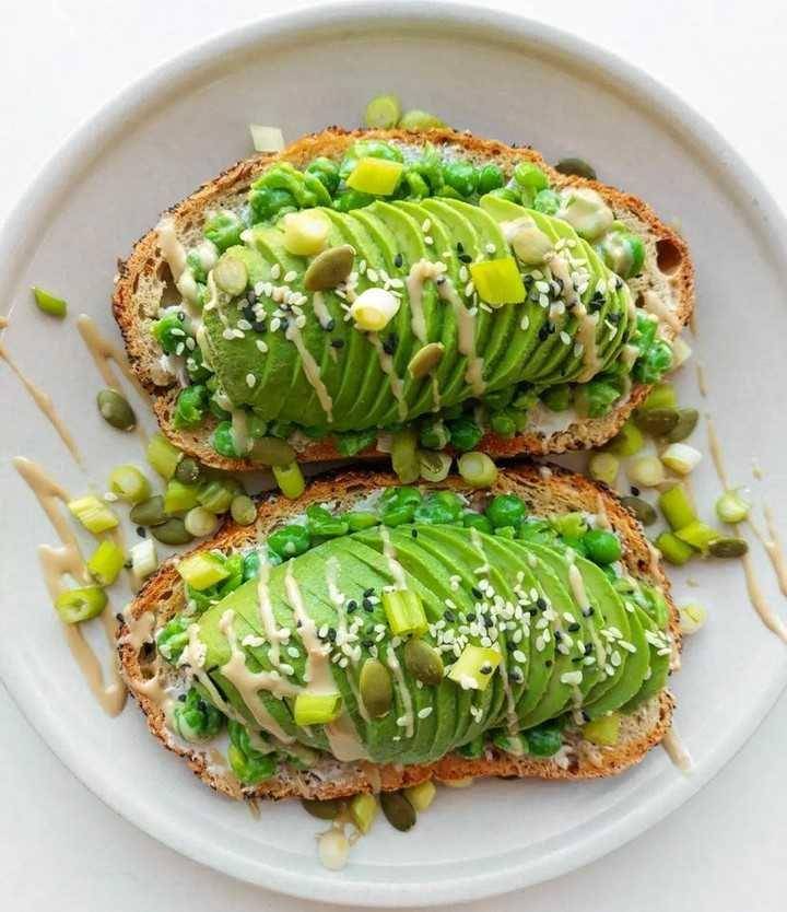 Avocado toast (imstagram.com/medcuisineg)