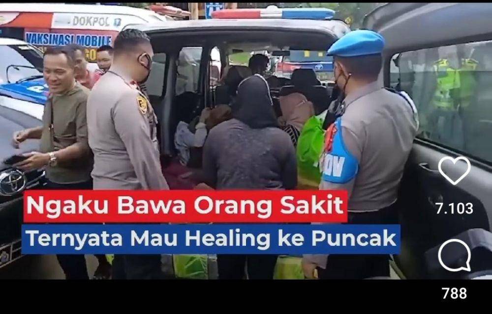 Viral, Ambulans Terobos One Way Ternyata Angkut Wisatawan/ tangkapan layar @infojawabarat