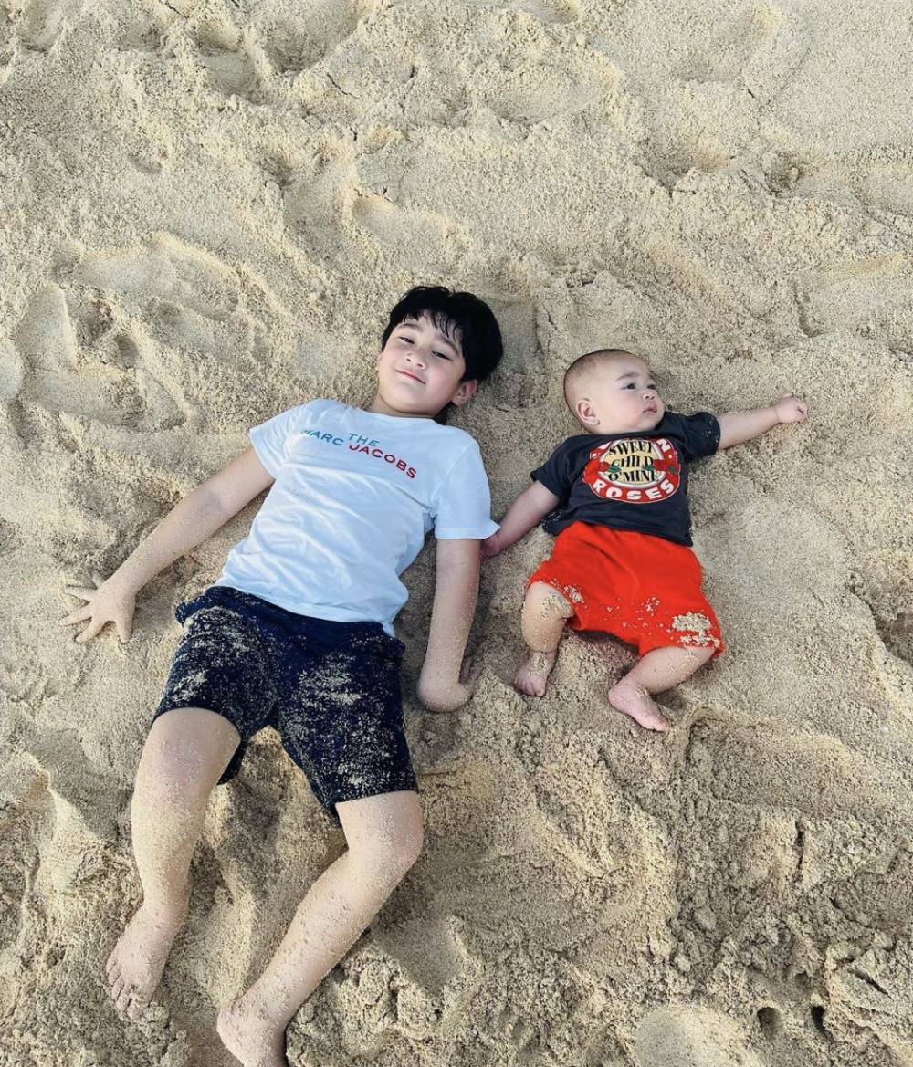potret liburan Rafathar dan Rayyanza (instagram.com/raffinagita1717)