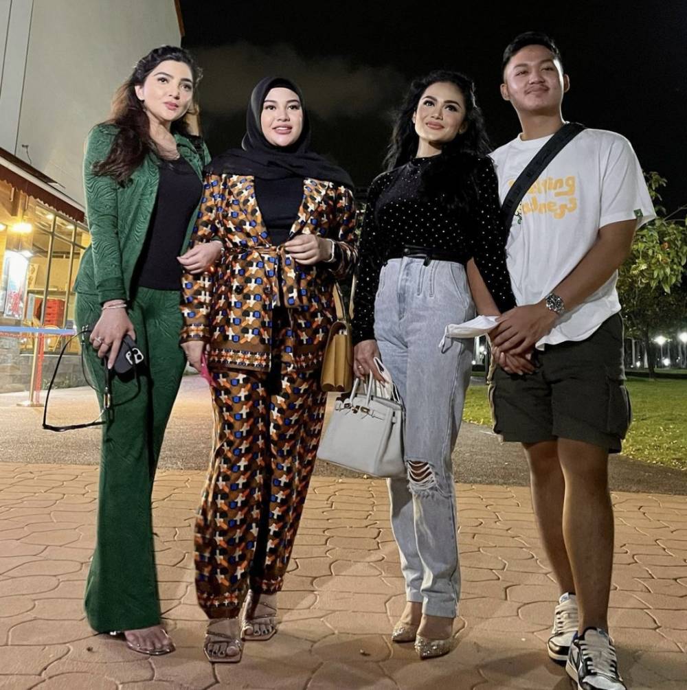 potret kedekatan Aurel dan Azriel dengan Krisdayanti (instagram.com/krisdayantilemos)