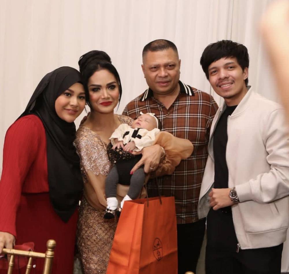 potret kedekatan Aurel dengan Krisdayanti (instagram.com/krisdayantilemos)