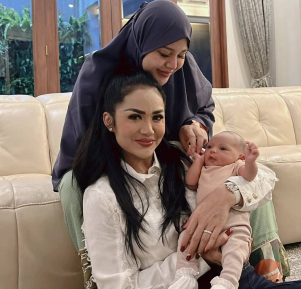 potret kedekatan Aurel dengan Krisdayanti (instagram.com/krisdayantilemos)