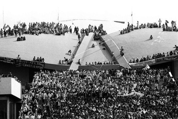5 Dampak Krisis Moneter 1998 di Indonesia yang Perlu Diingat