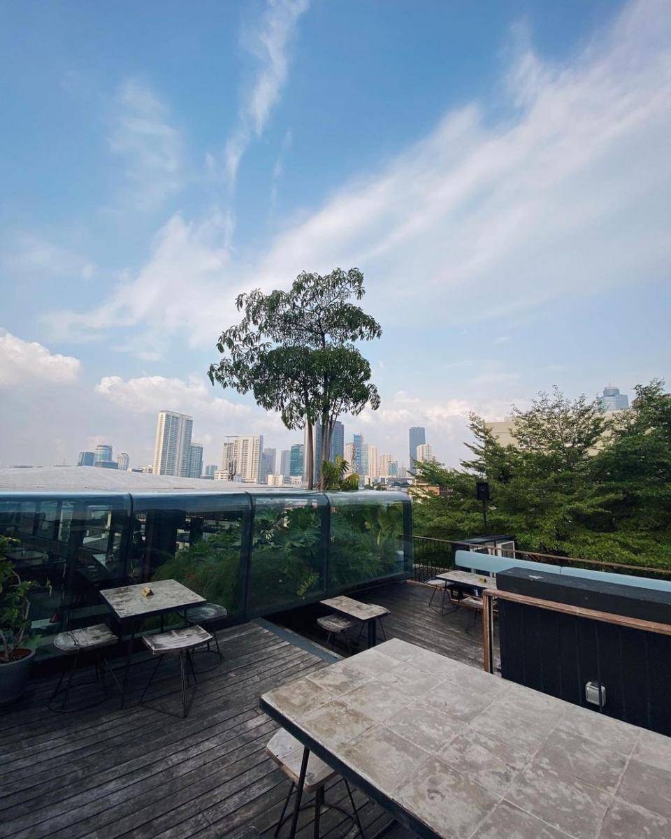 Egghotel (instagram.com/egghoteljkt)