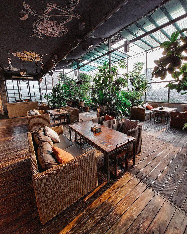 FJ on 7 (instagram.com/fjon7rooftop)