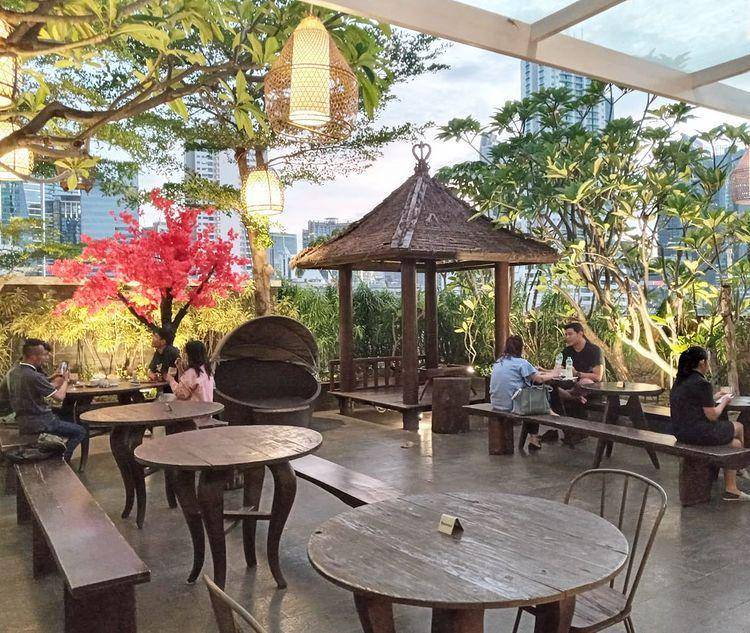 Sky Garden Rooftop Cafe (instagram.com/skygardenrooftop)
