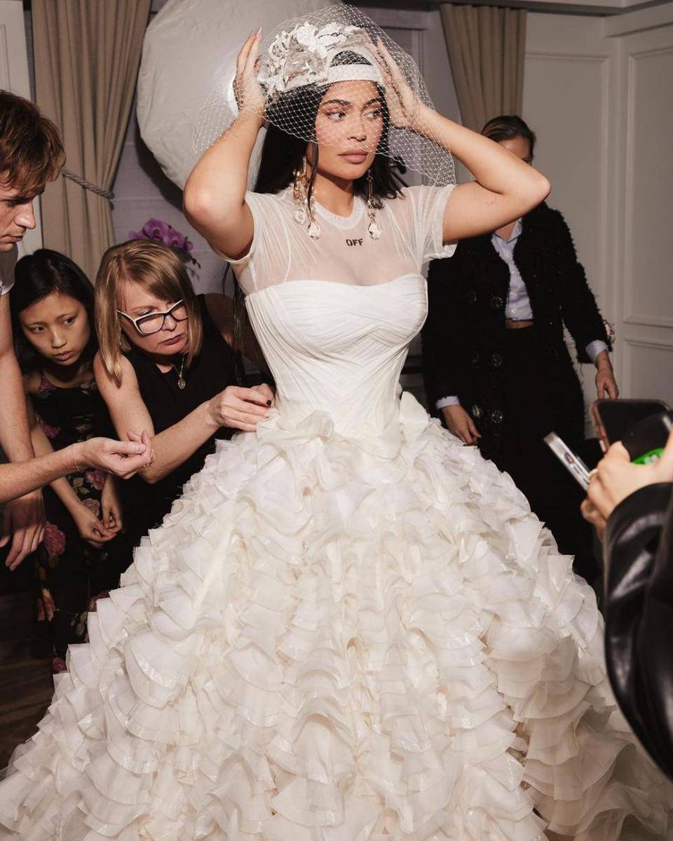 behind the scene Kylie Jenner di Met Gala 2022 (instagram.com/kyliejenner)
