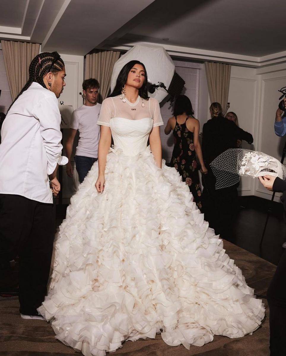 behind the scene Kylie Jenner di Met Gala 2022 (instagram.com/kyliejenner)