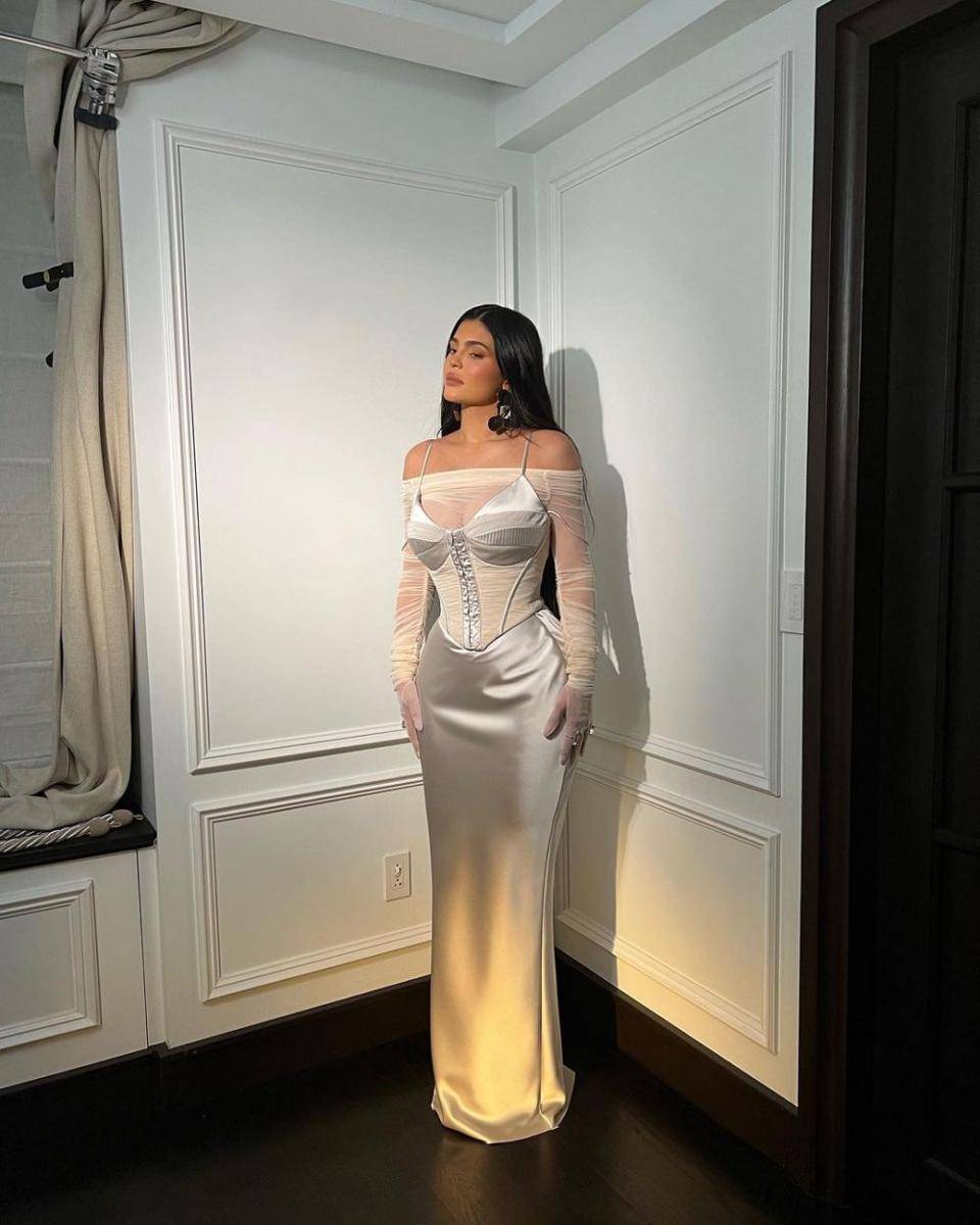 behind the scene Kylie Jenner di Met Gala 2022 (instagram.com/kyliejenner)