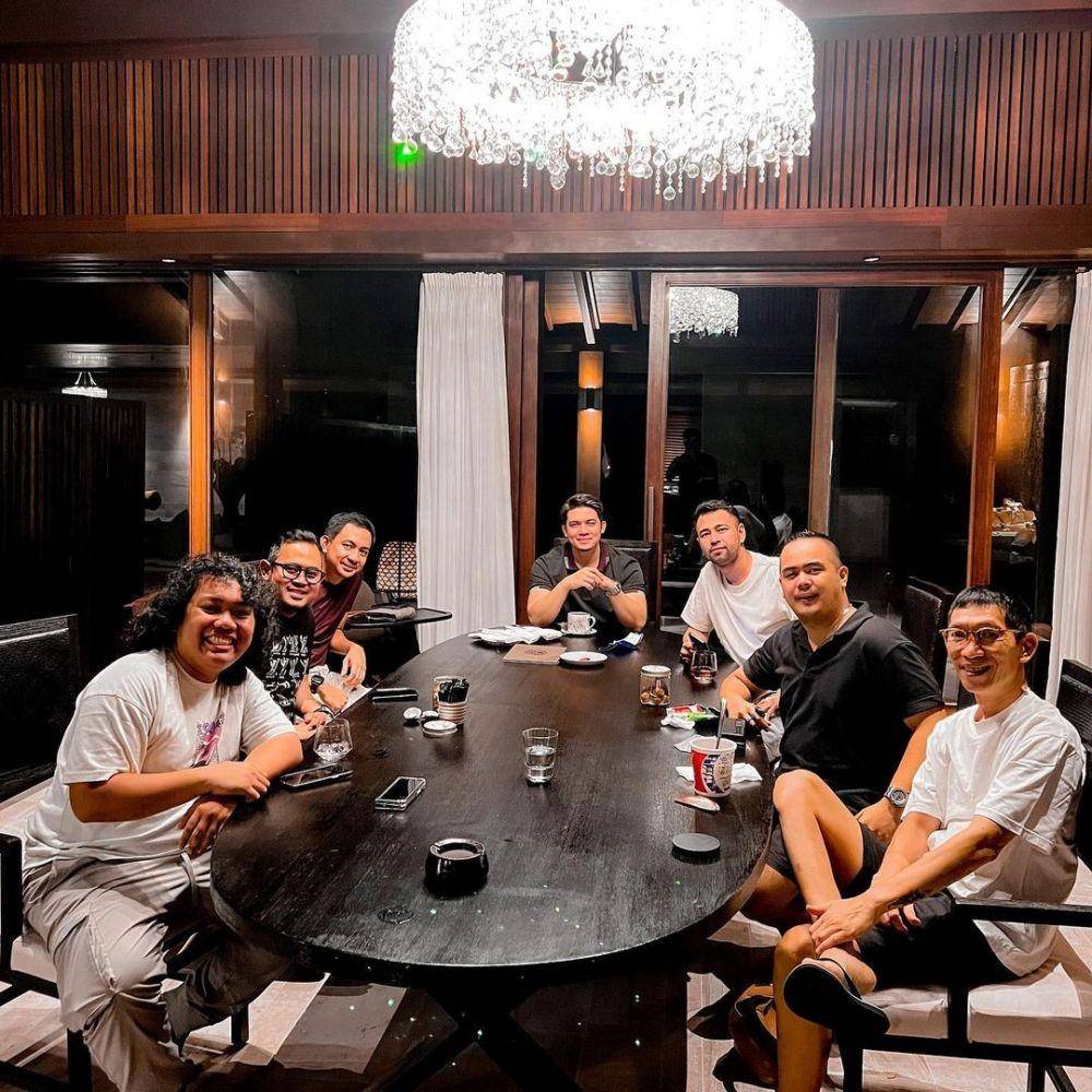 potret artis liburan ke Bali saat lebaran 2022 (instagram.com/irwansyah_15)