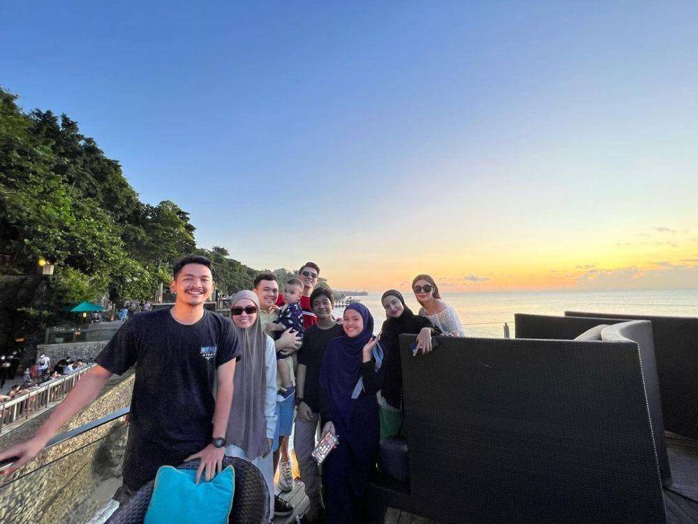 potret artis liburan ke Bali saat lebaran 2022 (instagram.com/irwansyah_15)