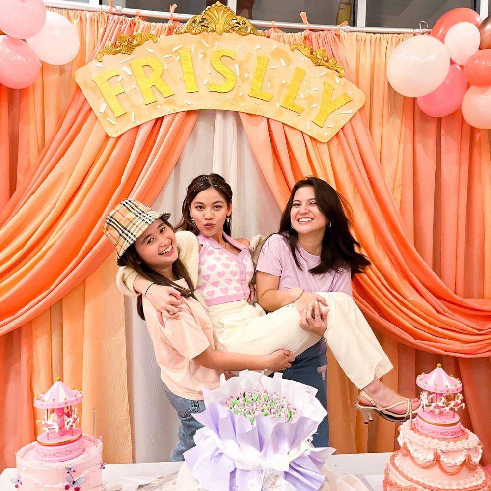 Momen ulang tahun Frislly Herlind ke-23. (instagram.com/gritteagatha)
