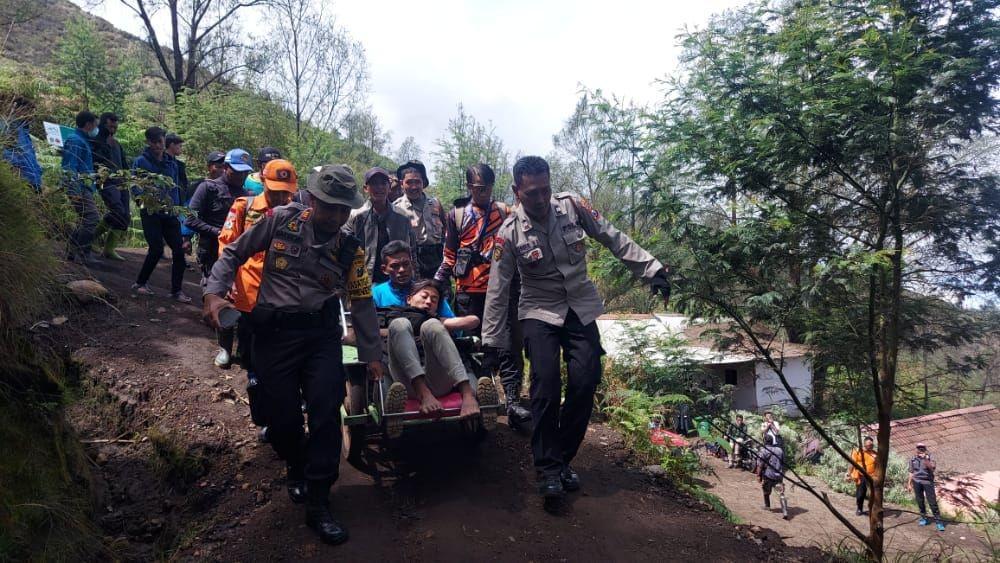 Hilang Sehari, Pendaki Kawah Ijen Ditemukan Selamat di Jurang 25 Meter