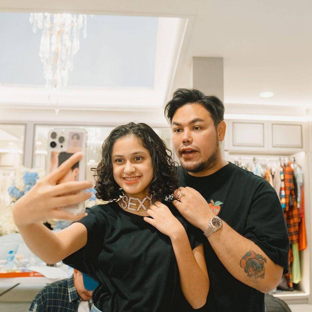 Potret akrab Ivan Gunawan dan Asila Maisa. (instagram.com/therealasilamaisa)