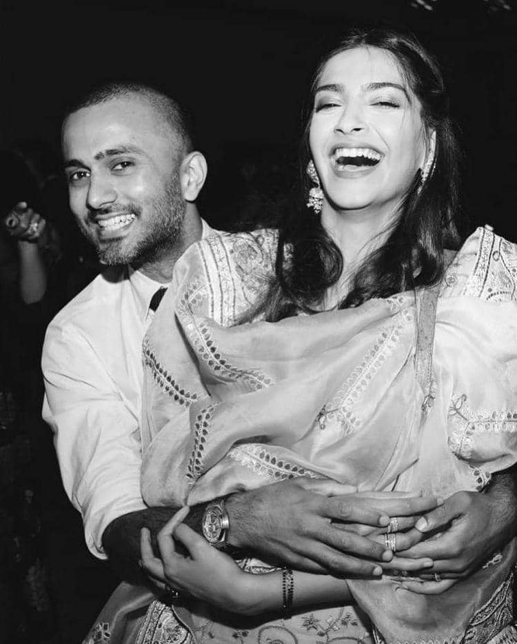 Sonam Kapoor dan suami (instagram.com/sonamkapoor)