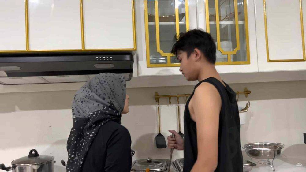 Rizwan Fadilah masak (YouTube.com/HOLSCHER FAMILY/)