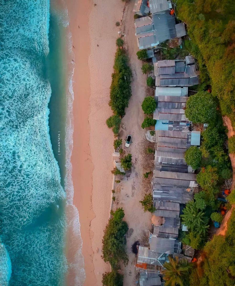 Pantai Pok Tunggal (instagram.com/dhian_hardjodisastro)