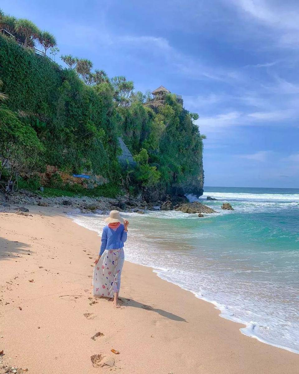 Pantai Pok Tunggal (instagram.com/dewi_rhmd)