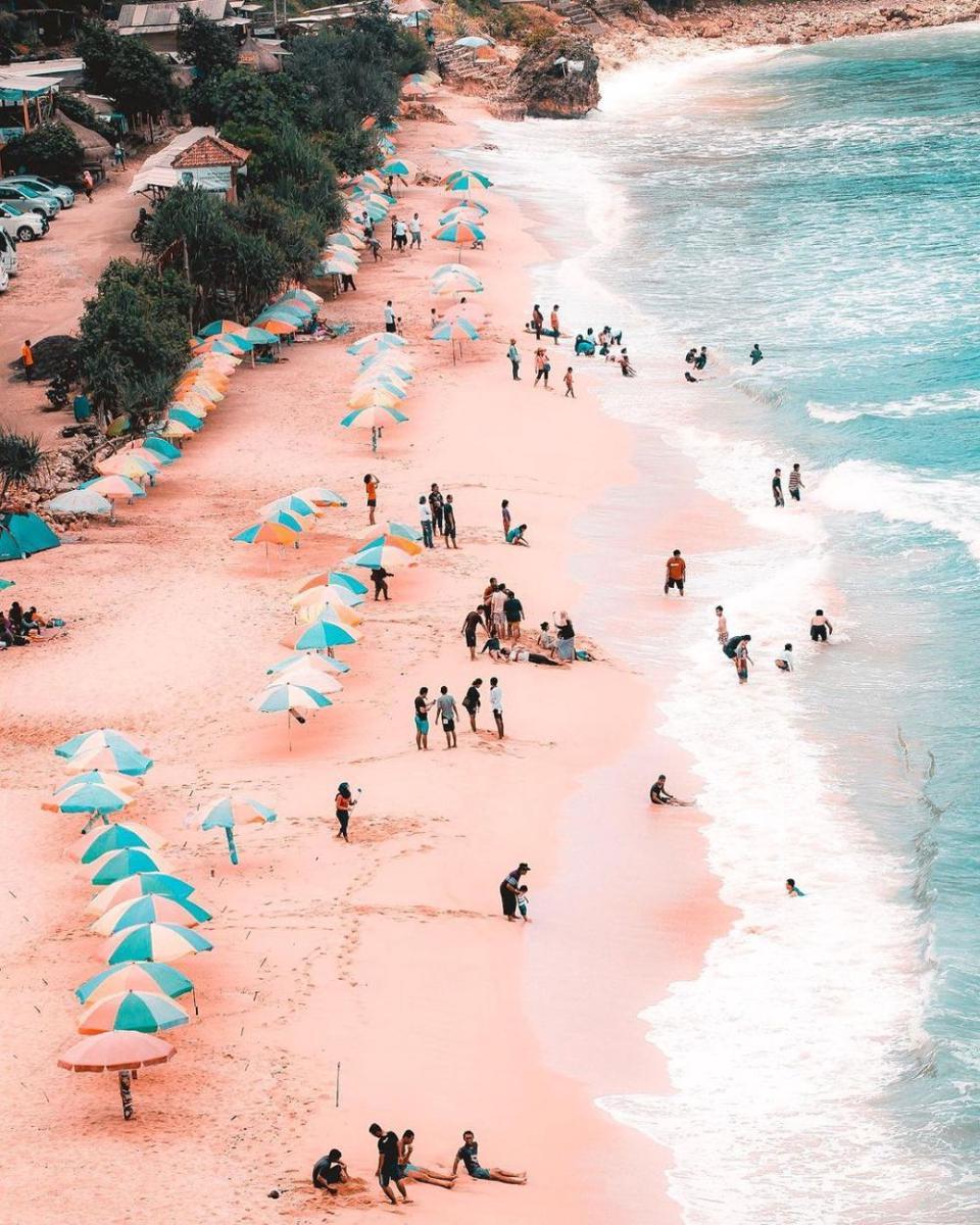 10 Potret Pantai Pok Tunggal Yogyakarta yang bak Kepingan Surga