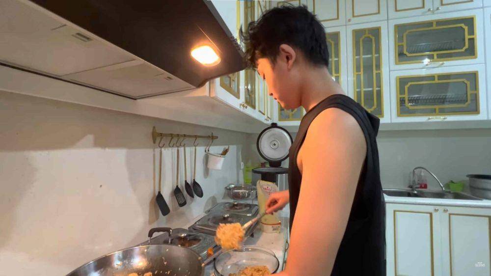 Rizwan Fadilah masak (YouTube.com/HOLSCHER FAMILY/)