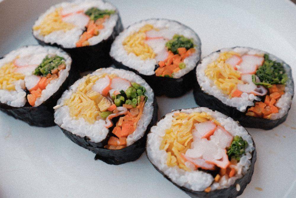 ilustrasi kimbap (unsplash.com/Devi Puspita Amartha Yahya)
