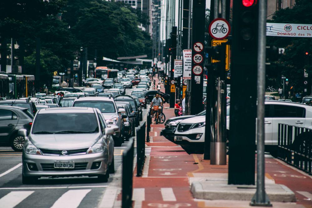 7 Tips Mengusir Bosan saat Terjebak Macet di Jalan
