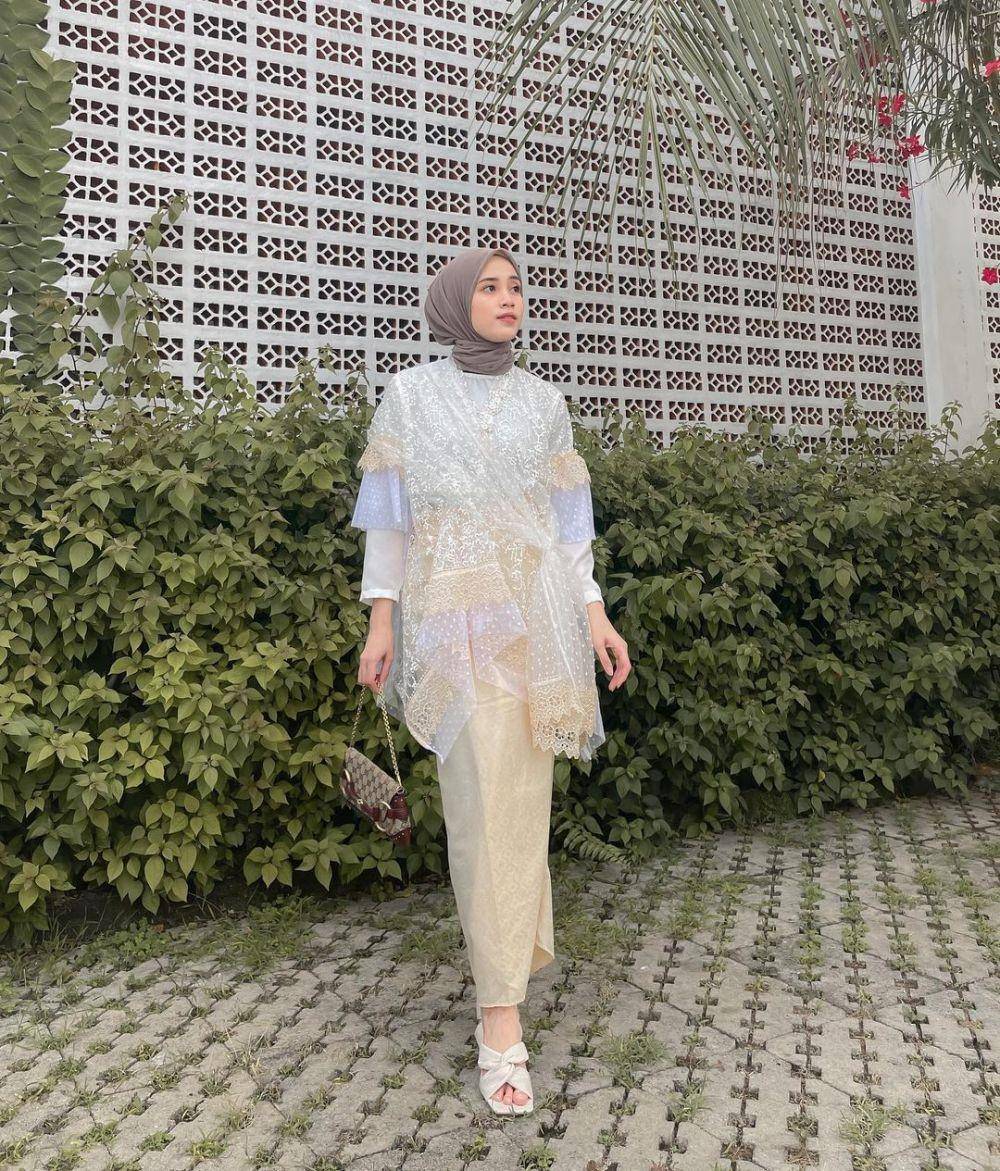 Kebaya Vina Maulina (instagram.com/vinamaulina)