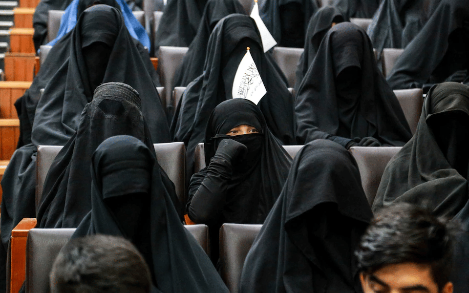 Nasib Perempuan Afghanistan di Bawah Dekrit Taliban soal Menutup Wajah