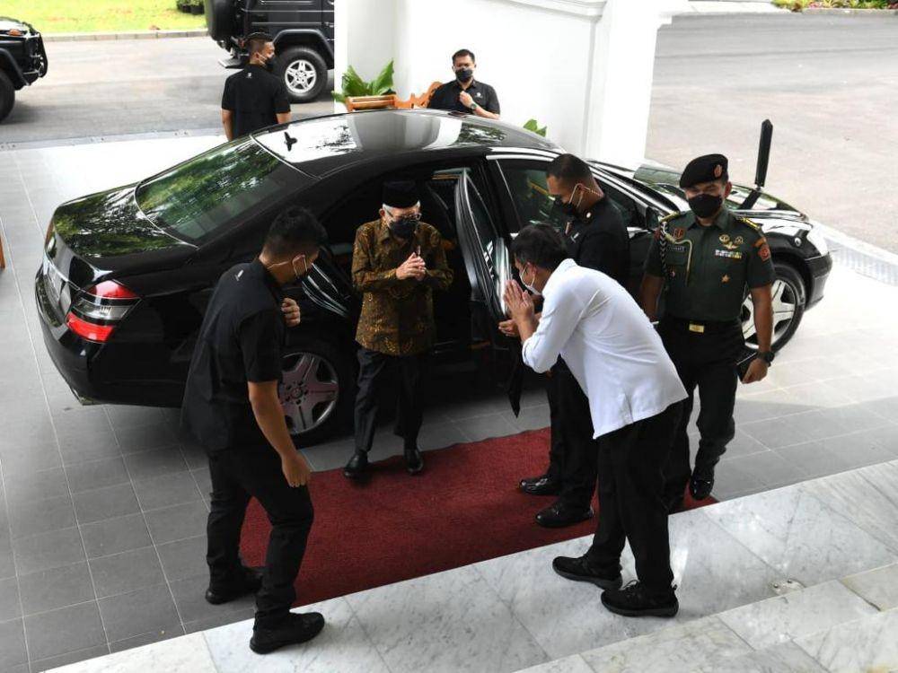 Presiden Jokowi dan Wakil Presiden Ma'ruf Amin bertemu di Istana Merdeka pada Senin (9/5/2022). (dok. Setwapres)