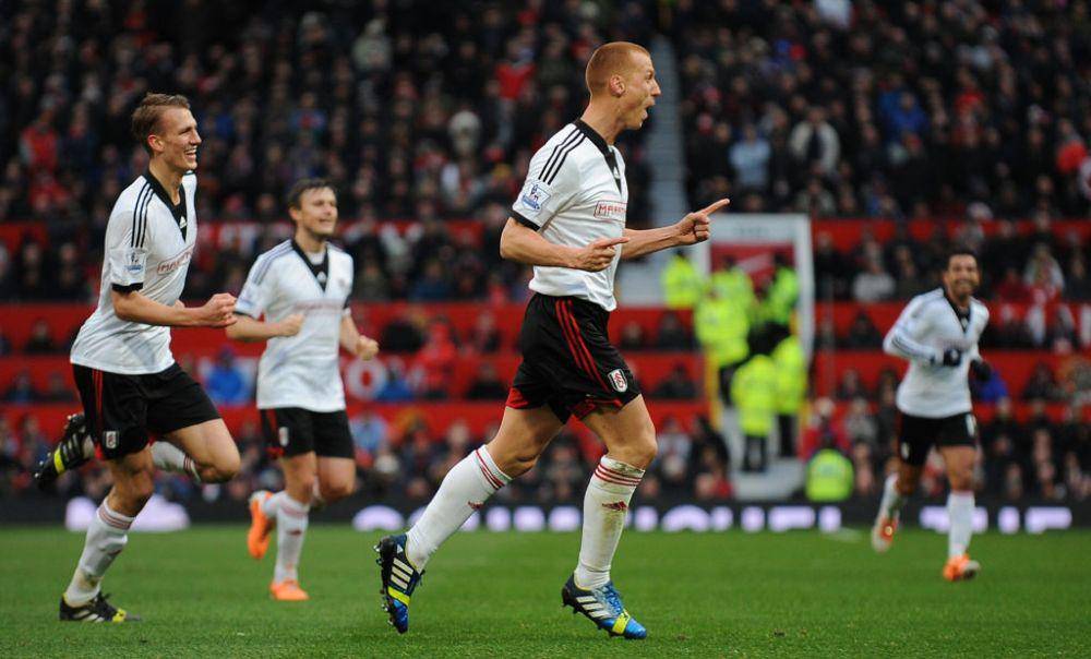 Para pemain Fulham merayakan gol ke gawang Manchester United di Premier League 2013/2014. (squawka.com)