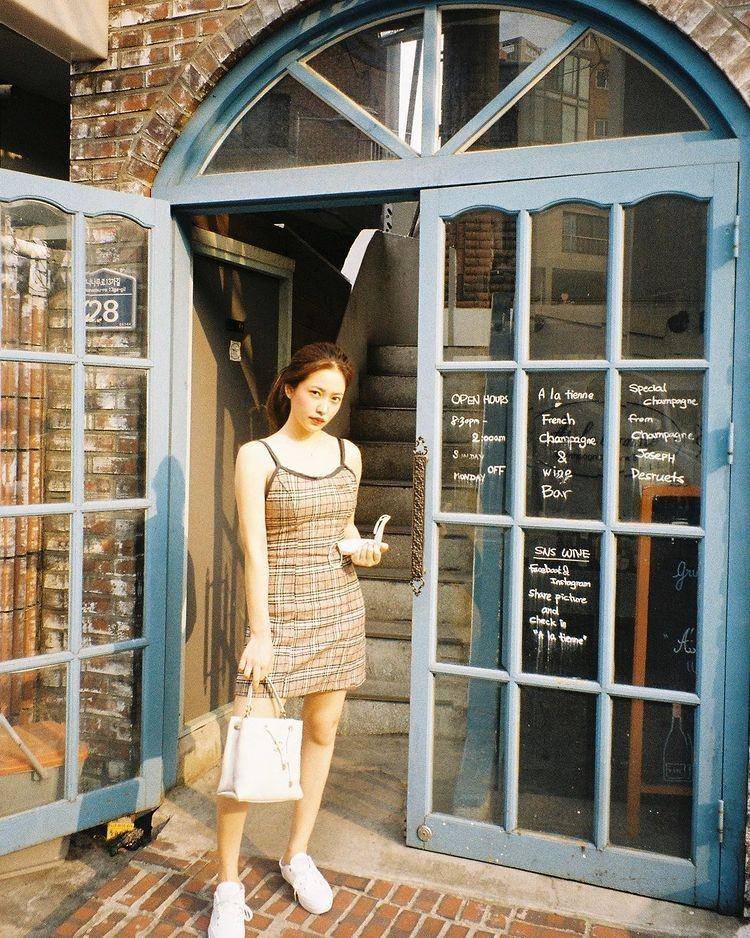 Ide OOTD ngedate ala Yeri Red Velvet (instagram.com/yerimiese)