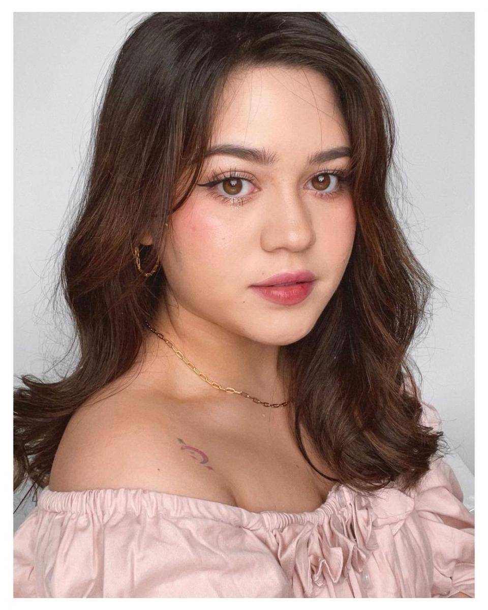 Inspirasi makeup ala Sarah Ayu (instagram.com/sarahayuh_)