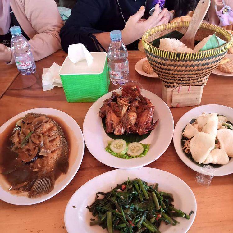 Mekar Pondok Lesehan (instagram.com/lillahamin)