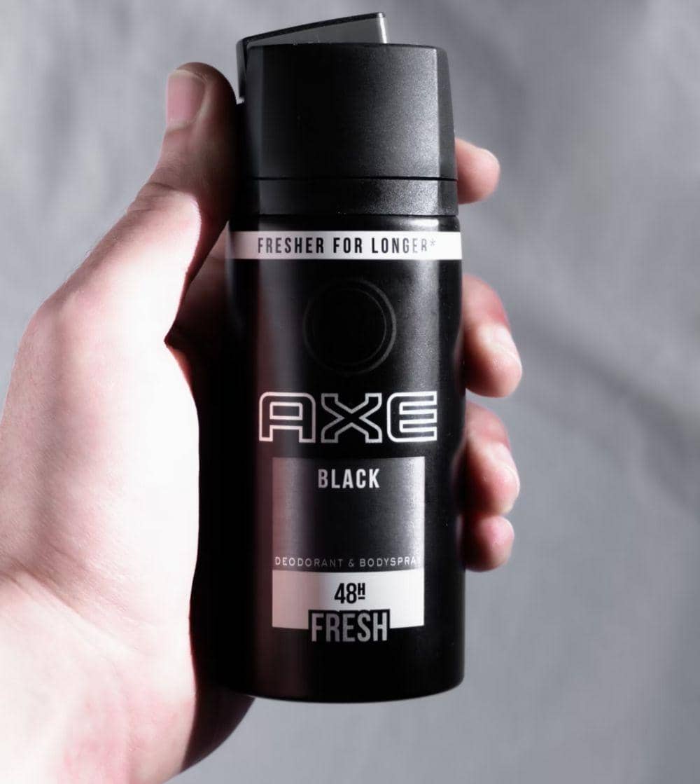 ilustrasi produk deodoran (unsplash.com/mojtaba mosayebzadeh)