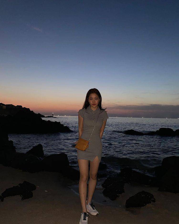 Ide OOTD ngedate ala Yeri Red Velvet (instagram.com/yerimiese)