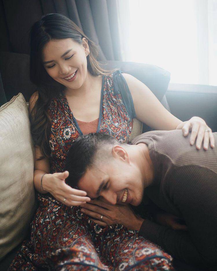 maternity shoot Deasy Priscilla dan Marcel Chandrawinata (instagram.com/marcelchandra)