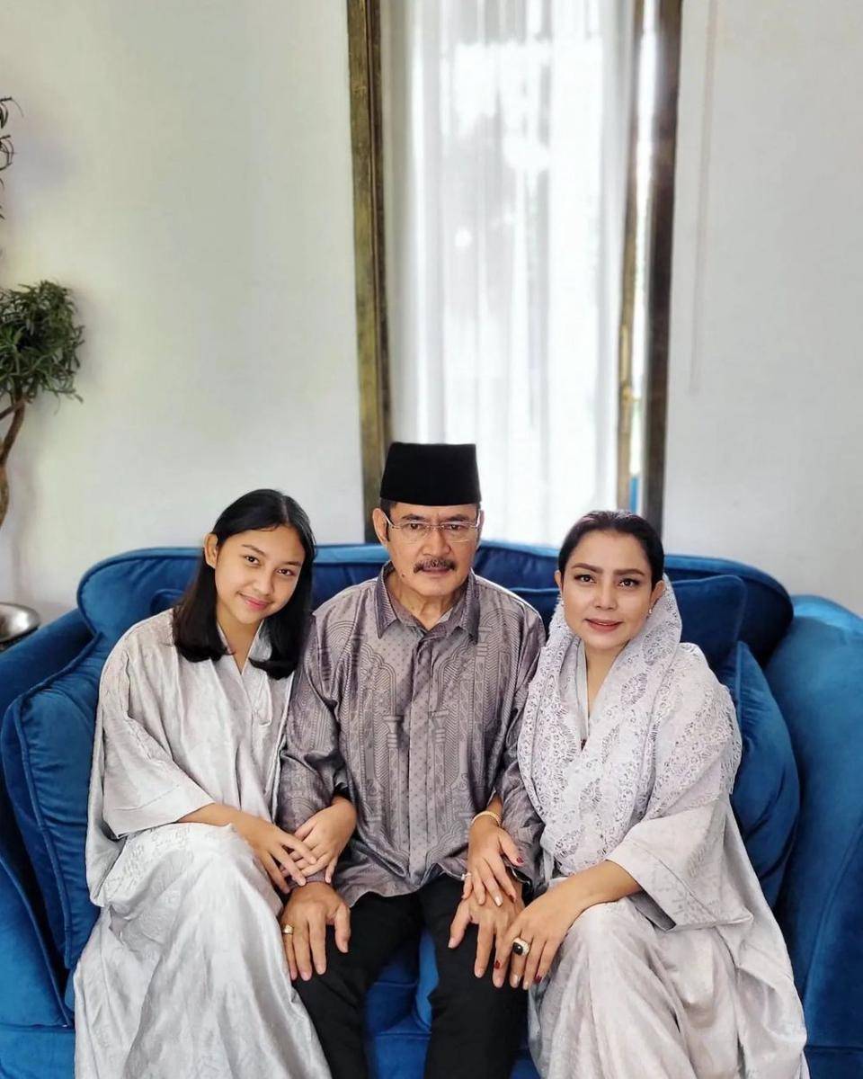 Lebaran keluarga Mayangsari (Instagram.com/mayangsari_official/)
