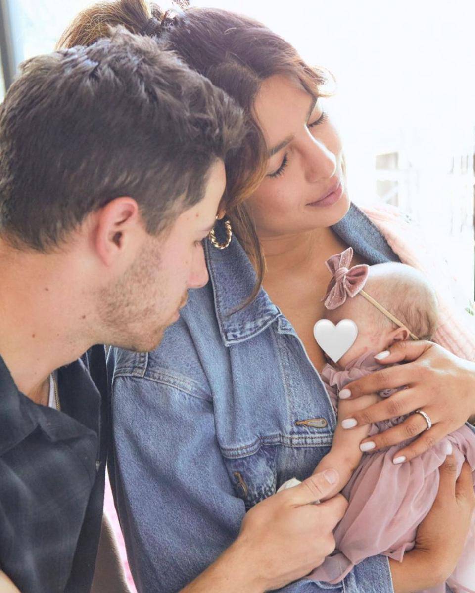 potret Priyanka Chopra dan keluarga  (instagram.com/priyankachopra)