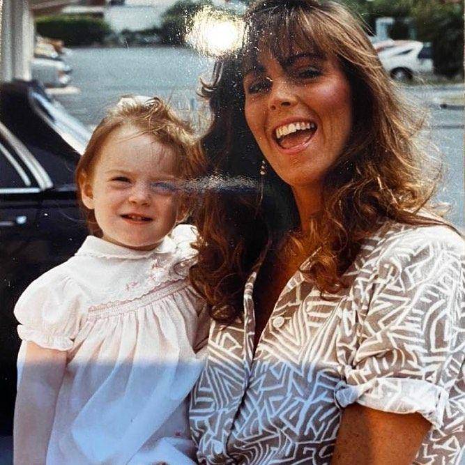 potret Lindsay Lohan dan ibu (instagram.com/lindsaylohan)