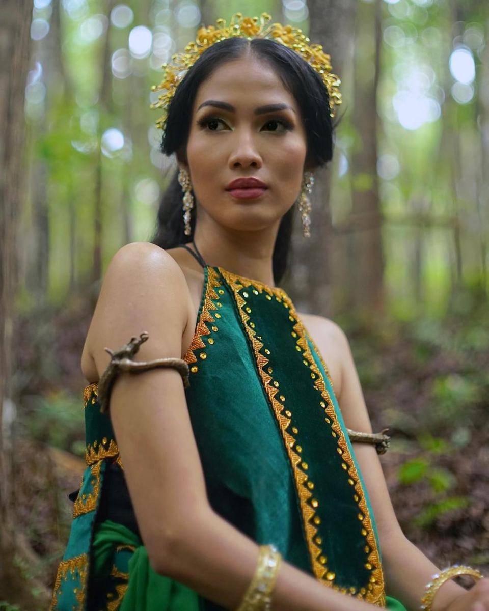 Aulia Sarah (instagram.com/owliasarah)
