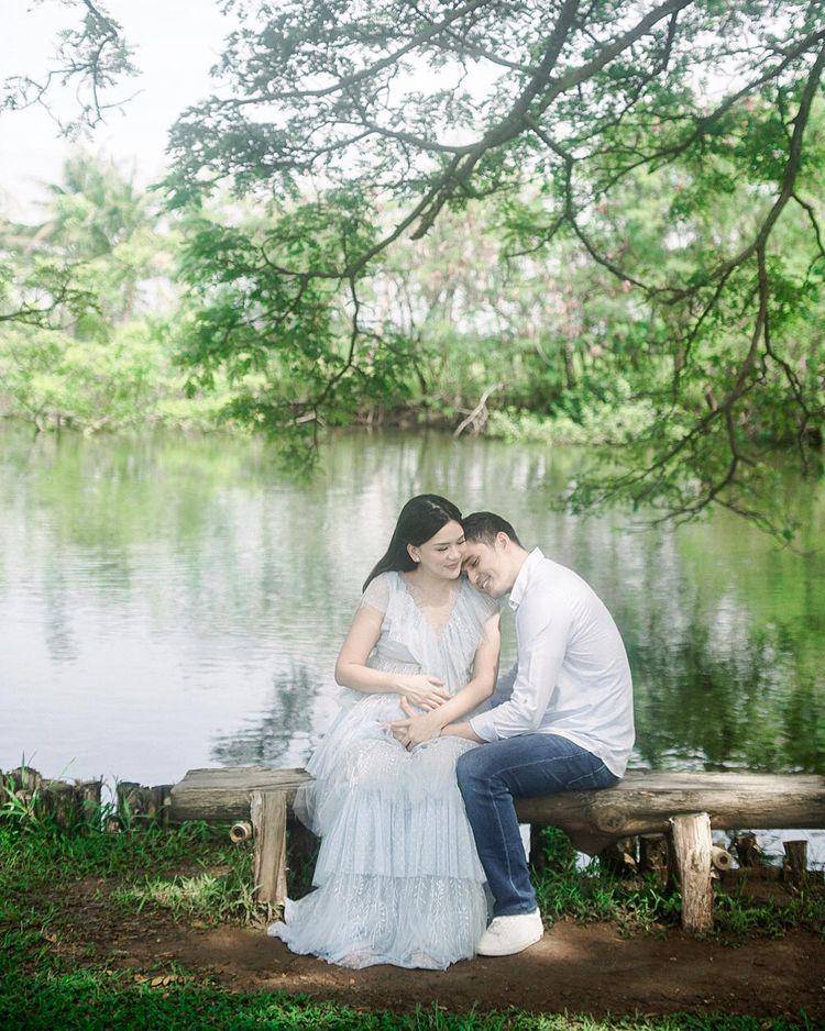 maternity shoot Deasy Priscilla dan Marcel Chandrawinata (instagram.com/marcelchandra)