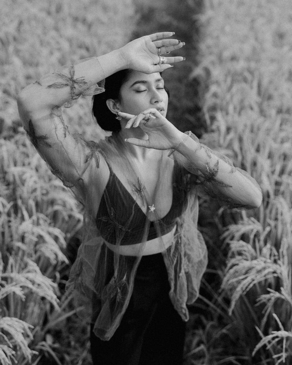 Aghniny Haque (instagram.com/aghninyhaque)