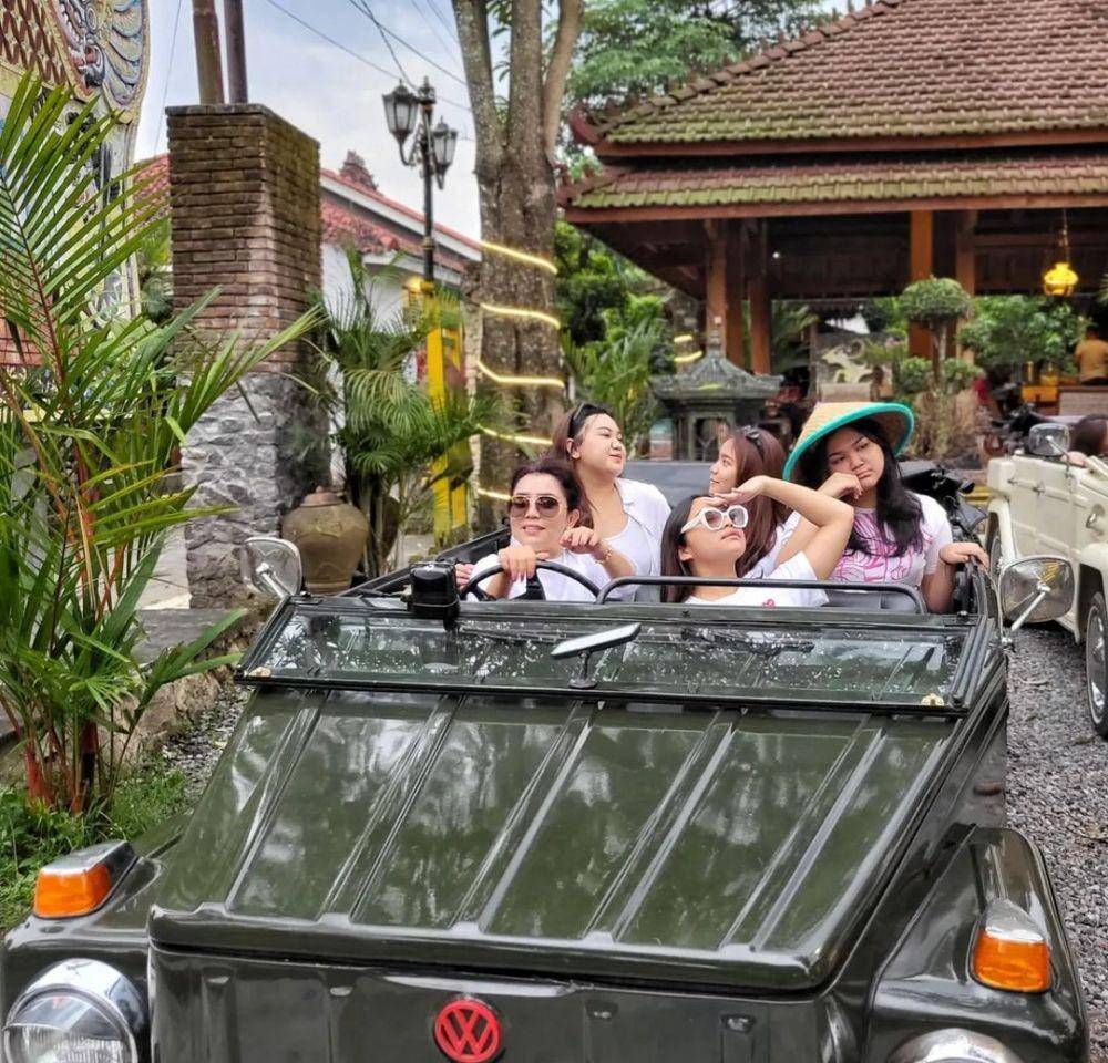 Lebaran keluarga Mayangsari (Instagram.com/mayangsari_official/)