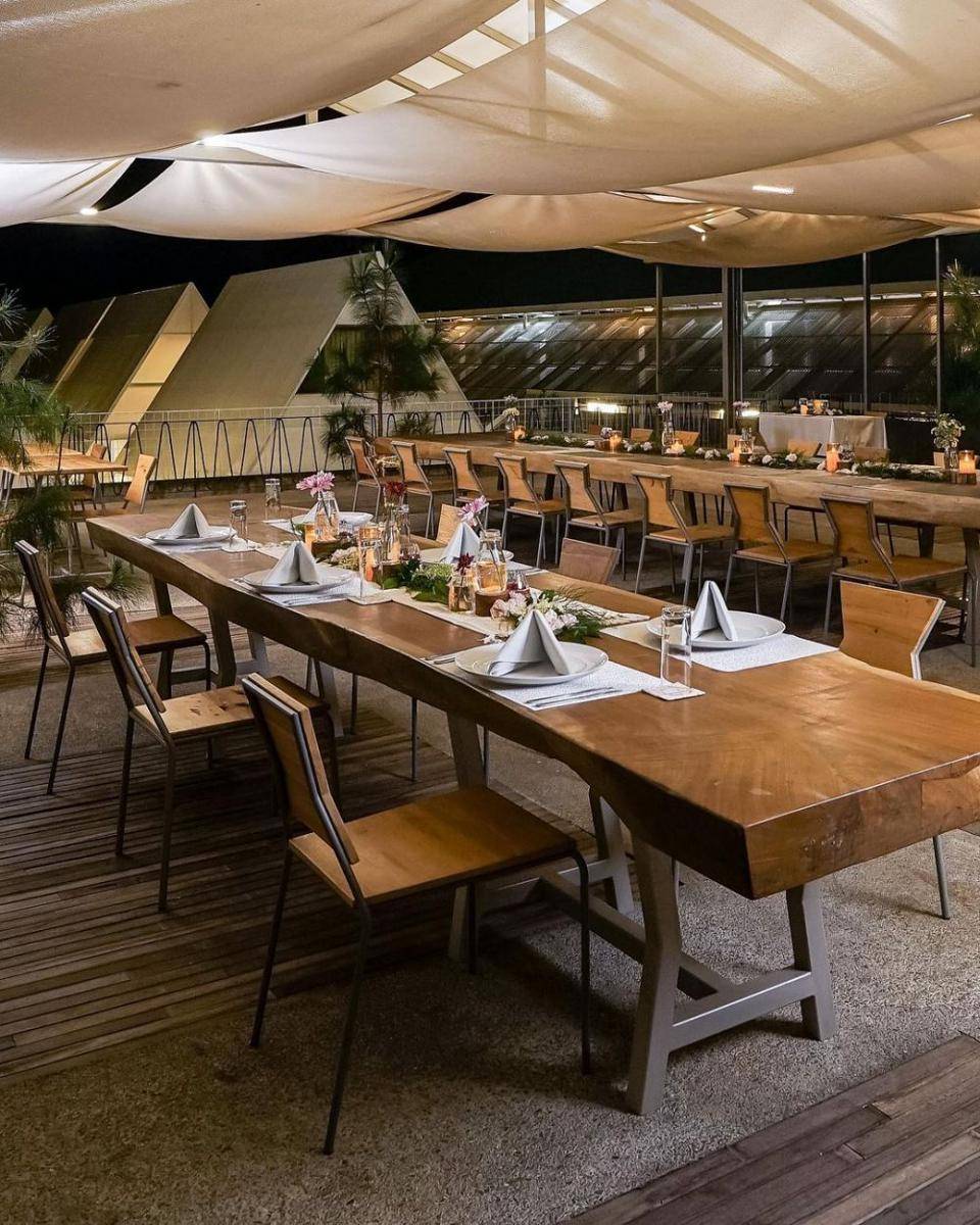 potret restoran di Atsiri Glamping (instagram.com/rumahatsiri)